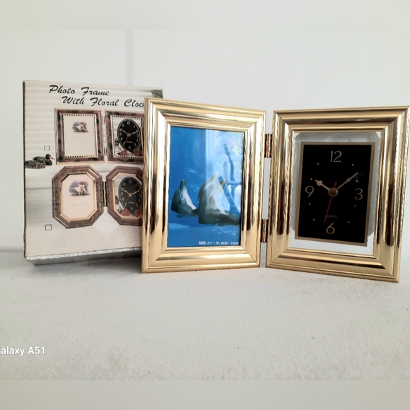 Photo frame with clock each frame 3 1/2x 5" new Color Gold - Picture 1 of 5
